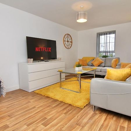 Canalview House - Fully Furnished Coventry City Centre Home Buitenkant foto