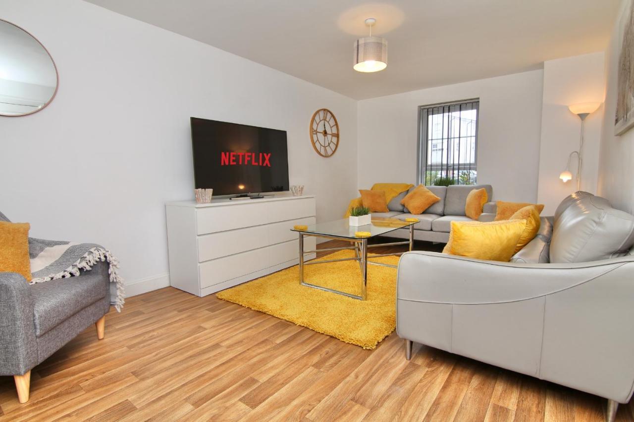 Canalview House - Fully Furnished Coventry City Centre Home Buitenkant foto
