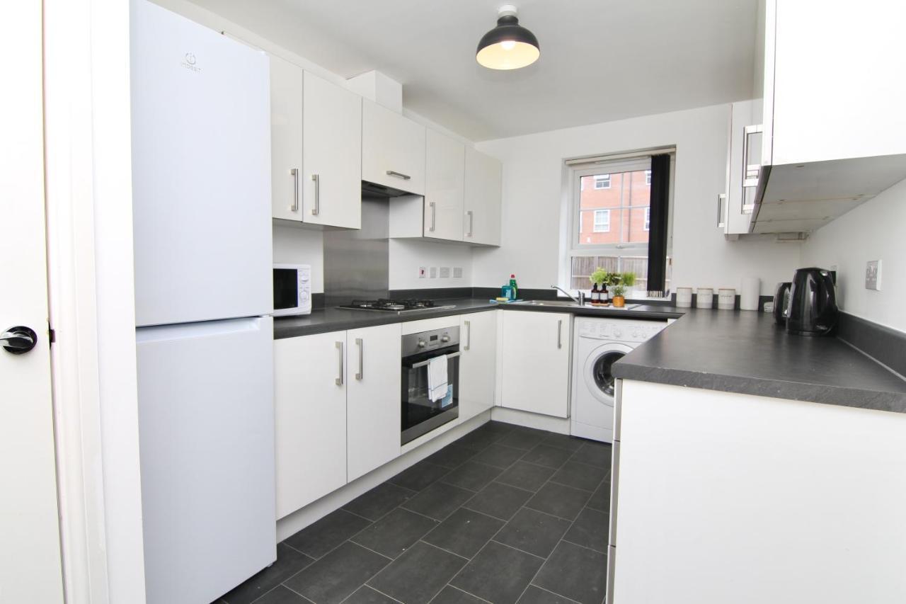 Canalview House - Fully Furnished Coventry City Centre Home Buitenkant foto