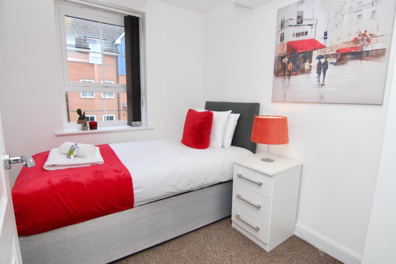 Canalview House - Fully Furnished Coventry City Centre Home Buitenkant foto
