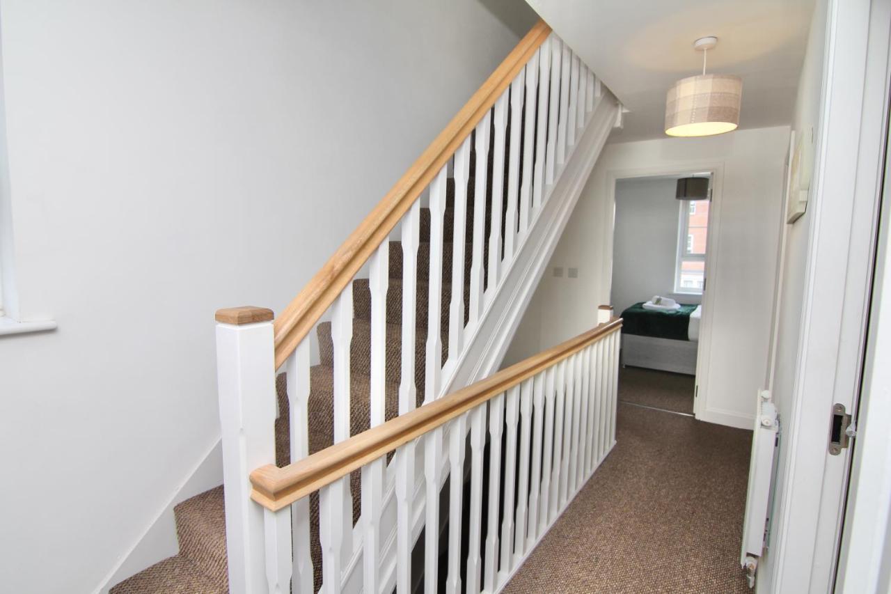 Canalview House - Fully Furnished Coventry City Centre Home Buitenkant foto