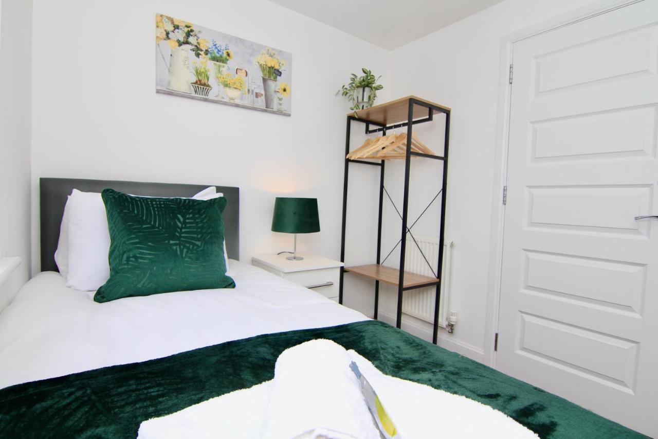 Canalview House - Fully Furnished Coventry City Centre Home Buitenkant foto